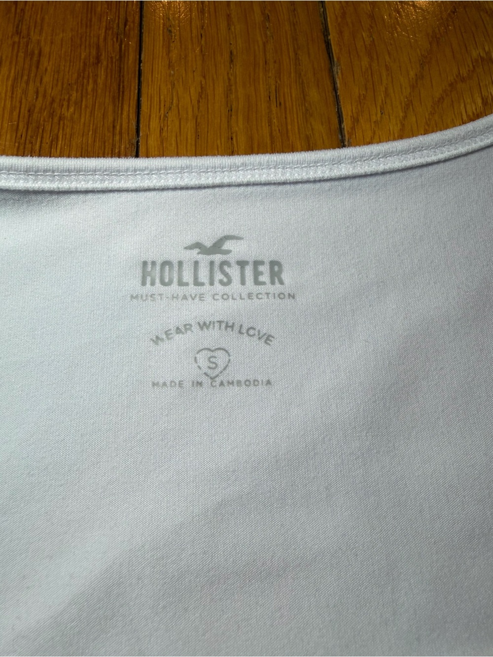 4 Hollister Square Neck Short Sleeve Crop Tops Size Small Must Have Collection - Picture 6 of 9